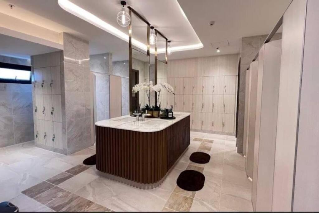 Modern Style Room With Sky Pool 古城边天际泳池公寓 Chiang Mai Buitenkant foto